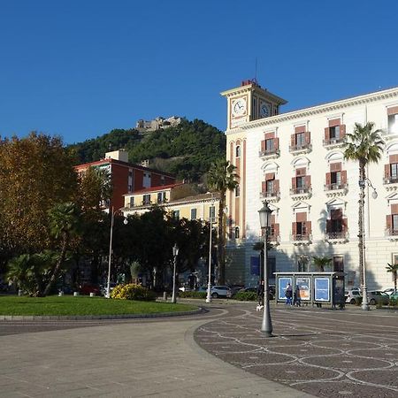 B&B Centrale Salerno Luaran gambar