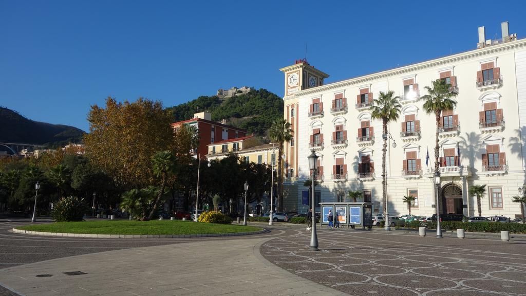 B&B Centrale Salerno Luaran gambar