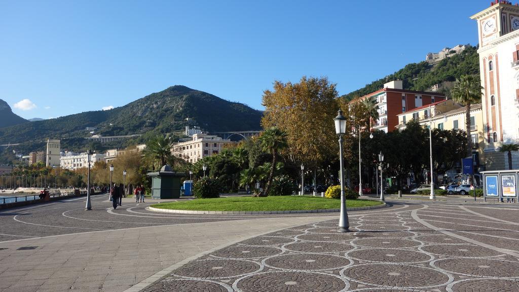 B&B Centrale Salerno Luaran gambar